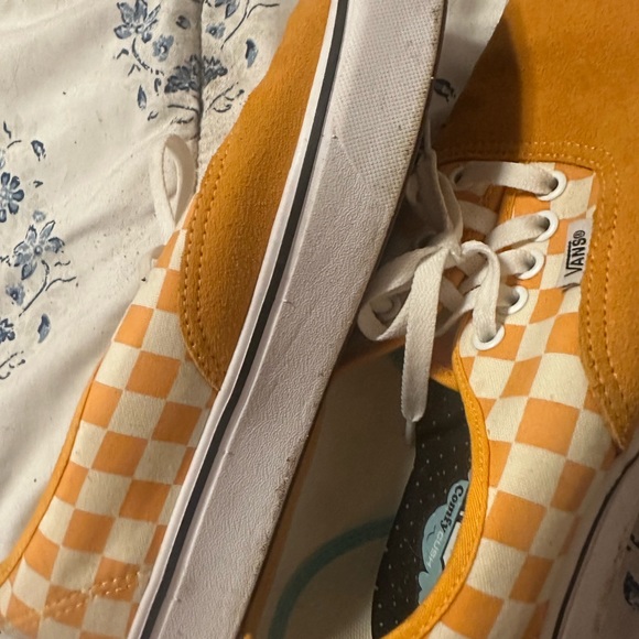 Vans 7.5 - Picture 2 of 3